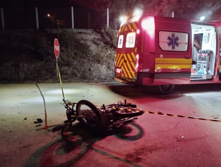 Adolescente de 17 anos morre após colisão violenta entre moto e carro&nbsp;