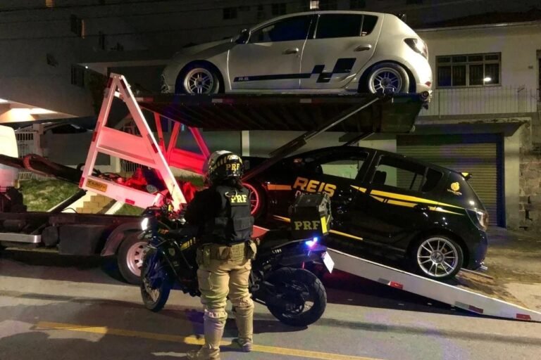 PRF prende dois após flagrar racha com Sanderos preparados para corrida na Grande Florianópolis